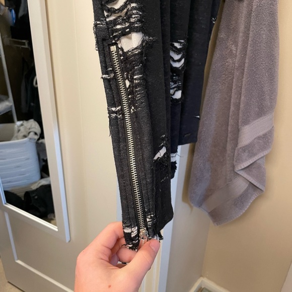 Men’s distressed style grunge tee - Picture 2 of 3